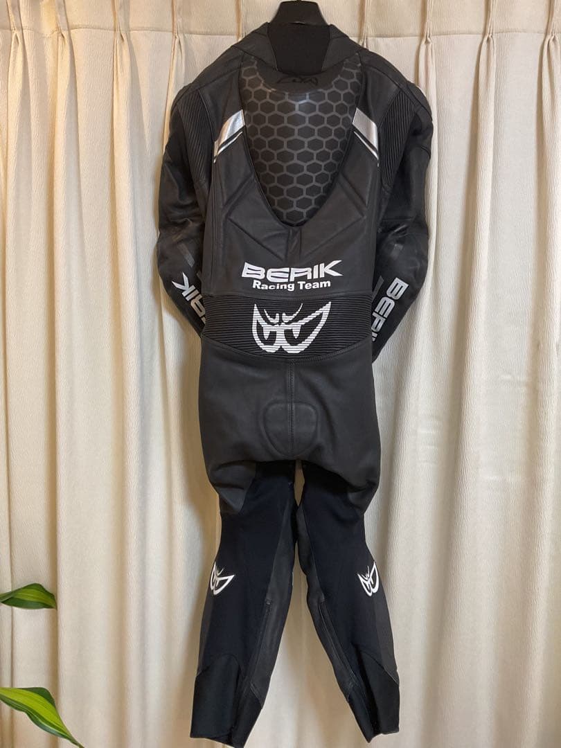 【未使用】MFJ公認 BERIK ベリック レーシングスーツ 50サイズ