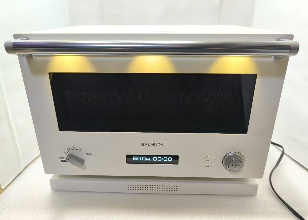 22年製 バルミューダデザイン　オーブンレンジ　K04A　ホワイト