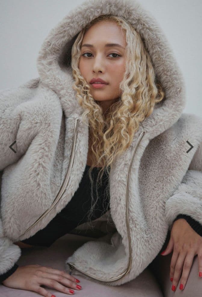 新品未試着ALEXIA STAM Hooded Eco Fur Jacket