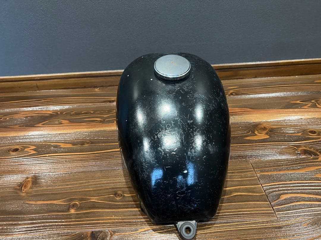 ヤマハ　SR400 タンク　純正コック仕様　チョッパー　ボバー