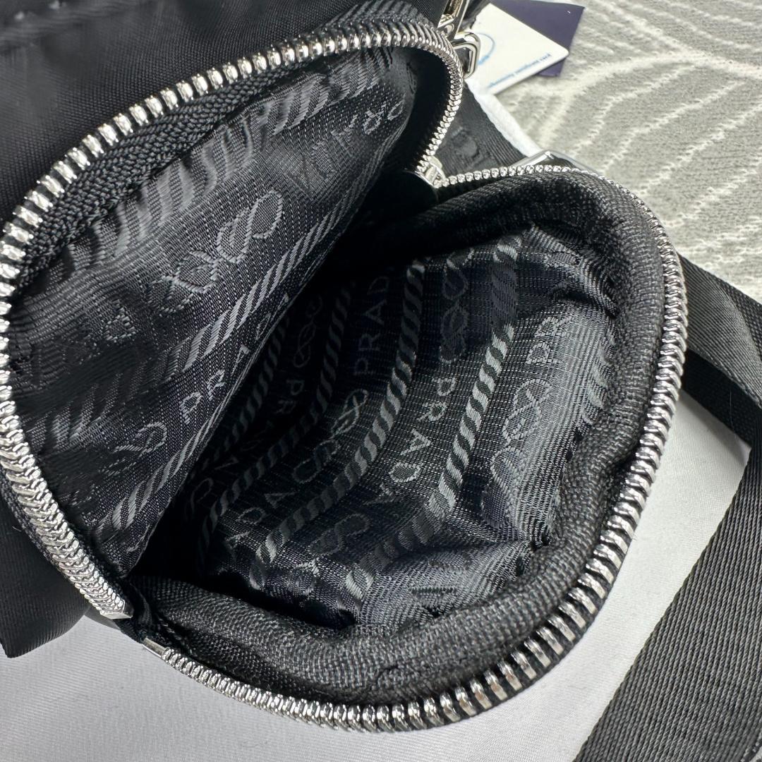 早い者勝ち! ブラック ショルダーバッグ