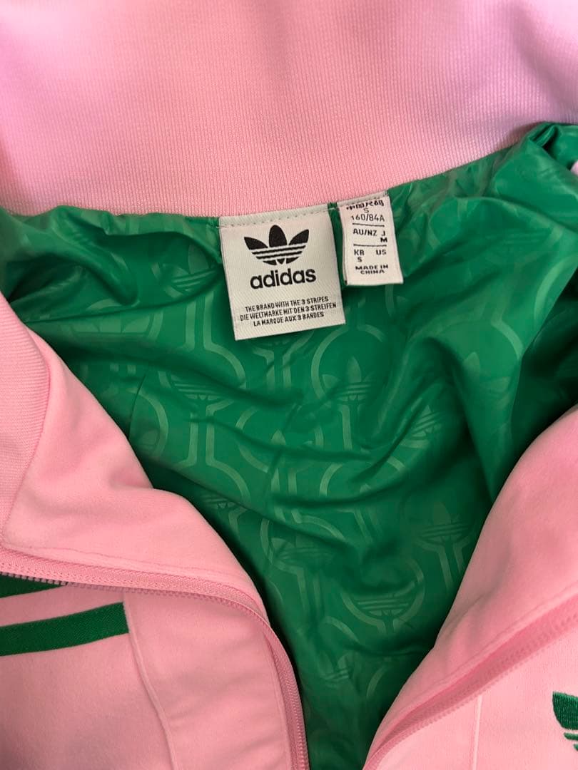当日発送♡ アディダス ベロア　ピンクジャージ 緑ストライプ