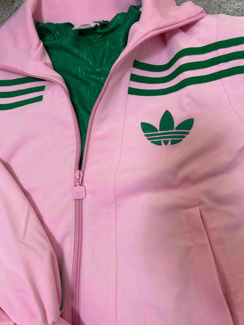 当日発送♡ アディダス ベロア　ピンクジャージ 緑ストライプ