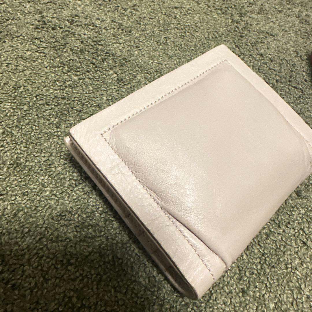 フェラガモ レザーリボン二つ折り財布お値下げ