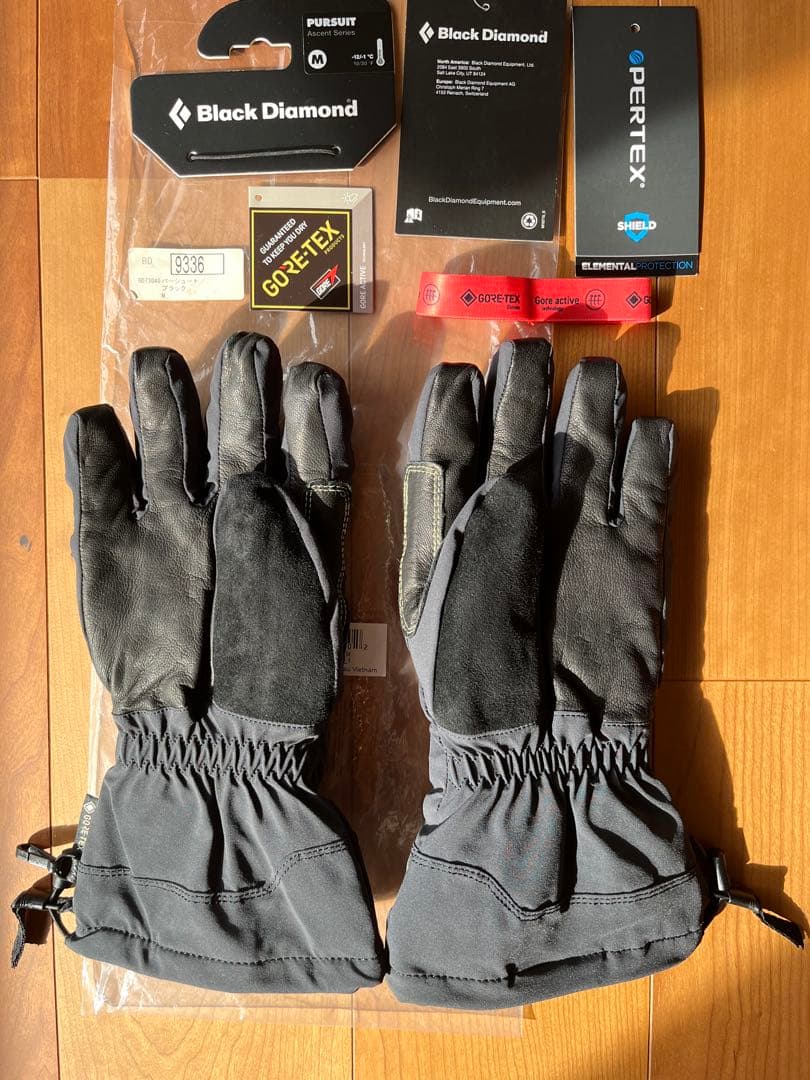 新品  Pursuit グローブ Mサイズ