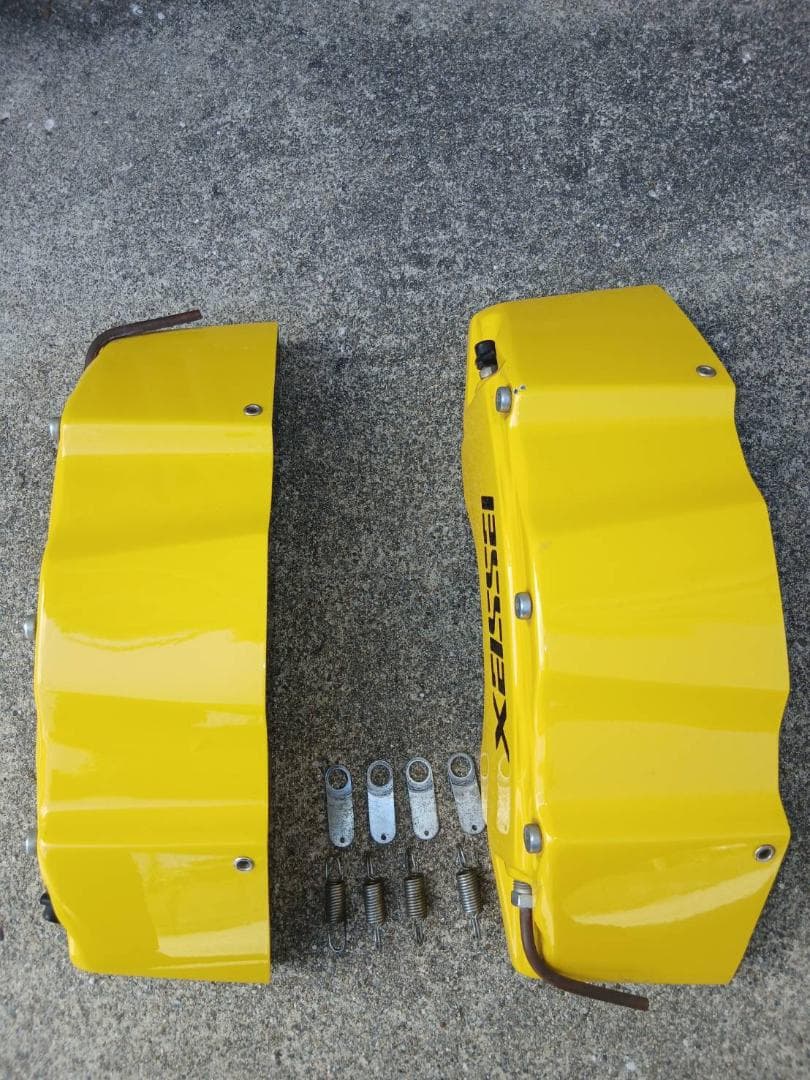 200系ハイエース キャリパーカバー