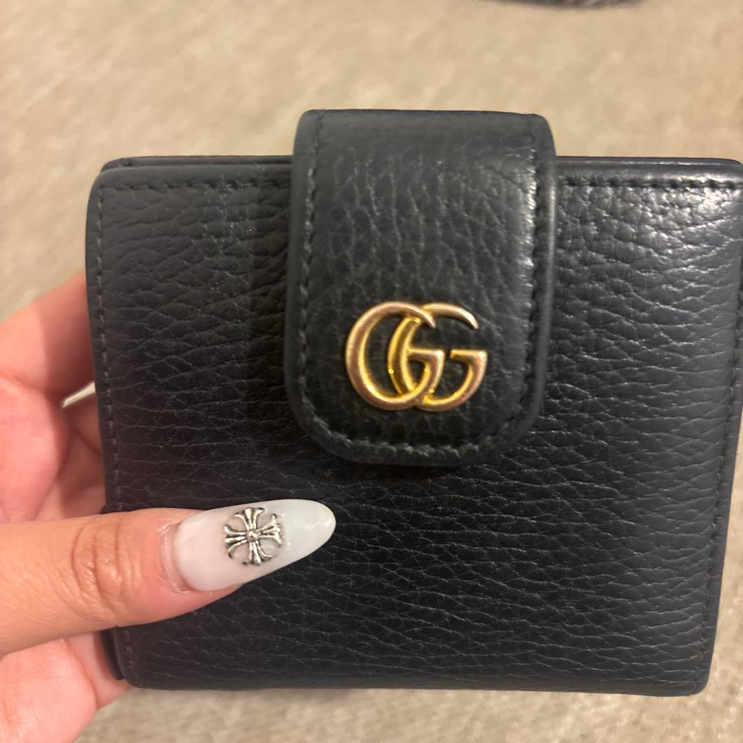 GGロゴ ブラック 二つ折り財布　GUCCI