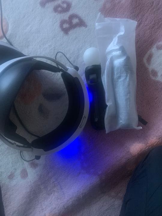 PS4VR本体限定版(コントローラー二つ付き)銃型コントローラー1VRソフト1