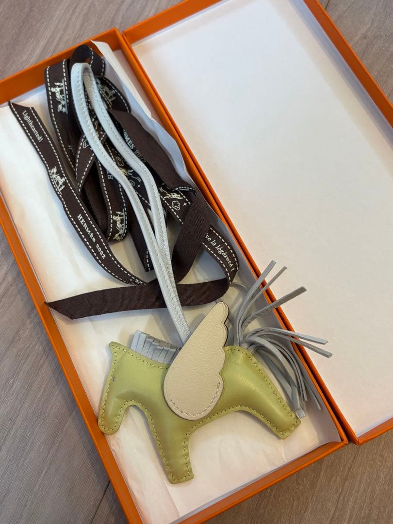 美品　Hermès ペガサス ロデオ　PMライトグリーン