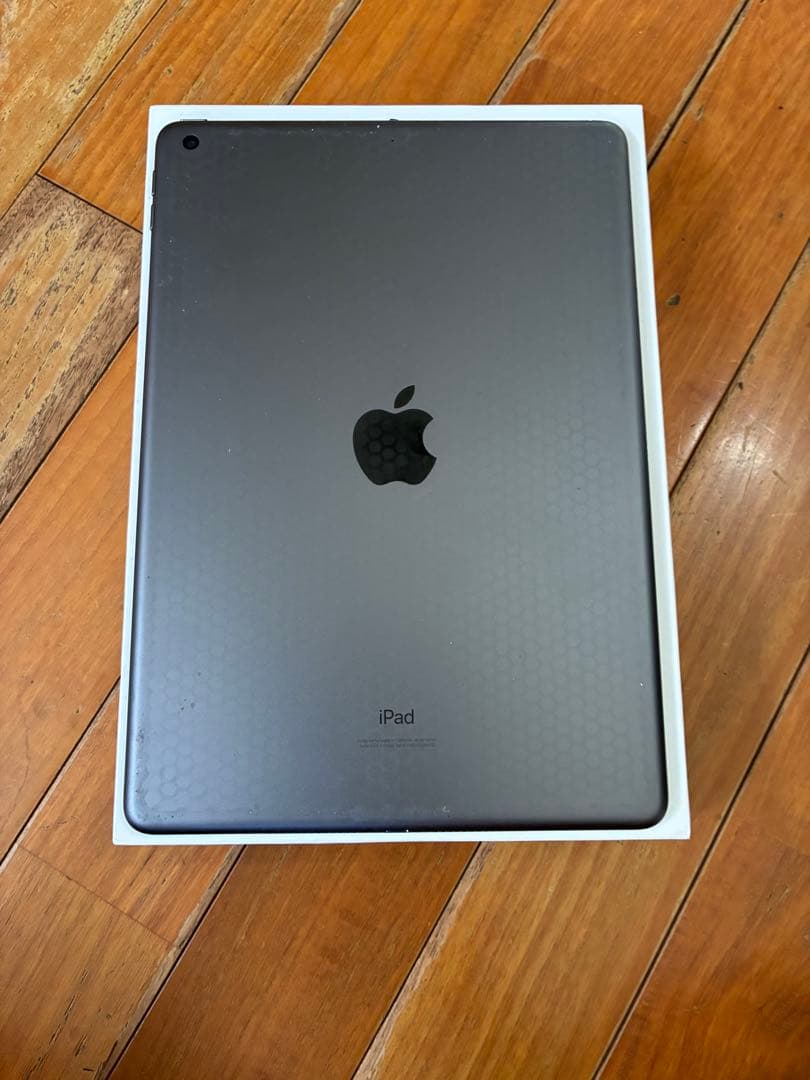 Apple iPad 第７世代/スペースグレイ　128GB wifiタイプ