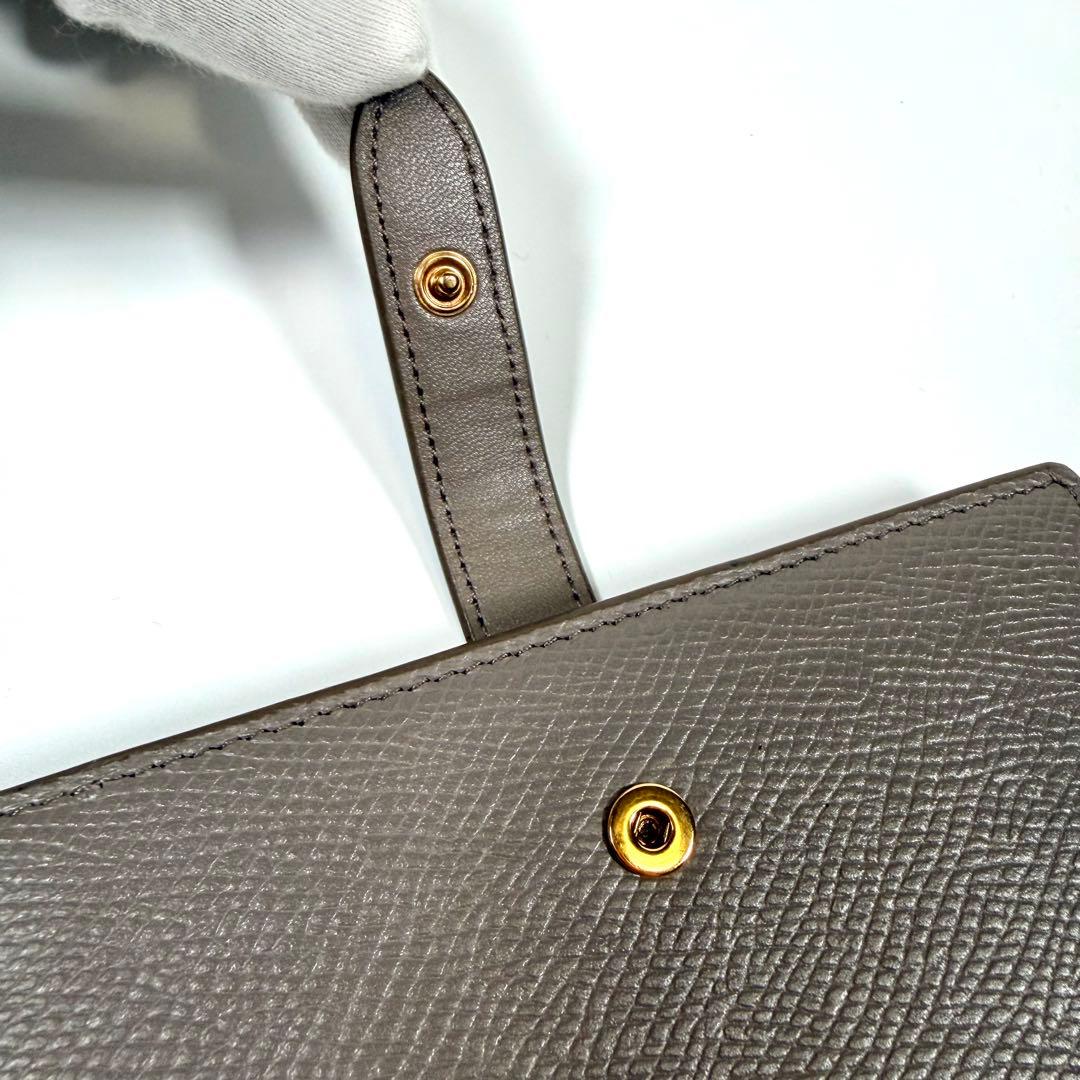【極美品】セリーヌ　二つ折り財布　ミディアム　ストラップ　ウォレット　グレージュ