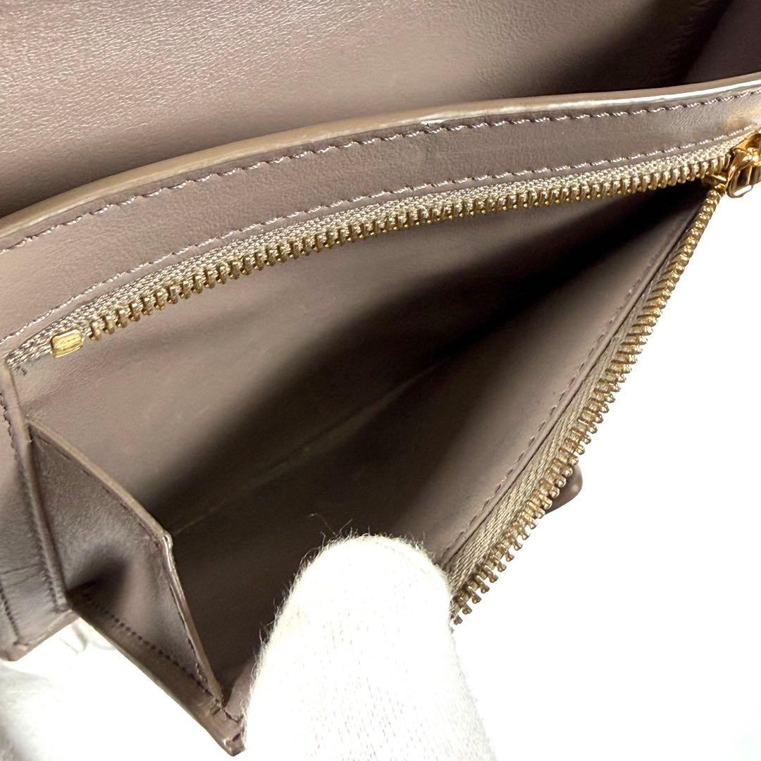 【極美品】セリーヌ　二つ折り財布　ミディアム　ストラップ　ウォレット　グレージュ