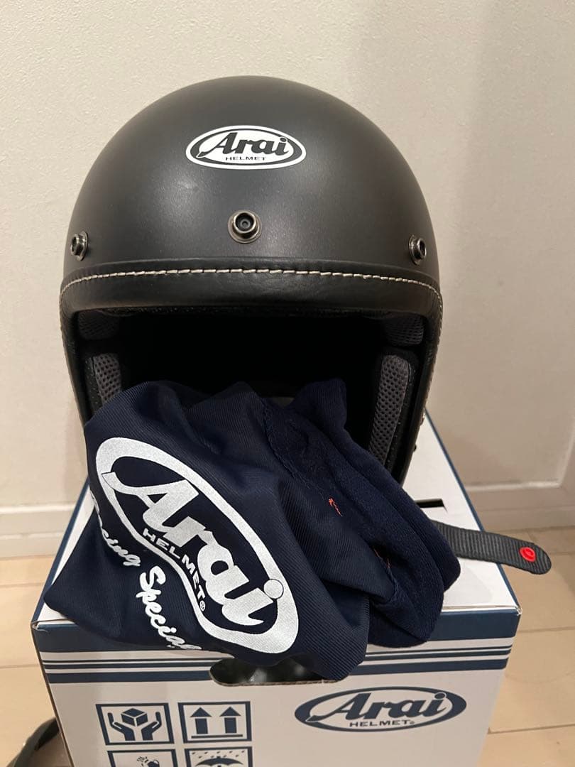 Arai クラシックAIR ブラック ヘルメット 箱付き 純正バイザーおまけ