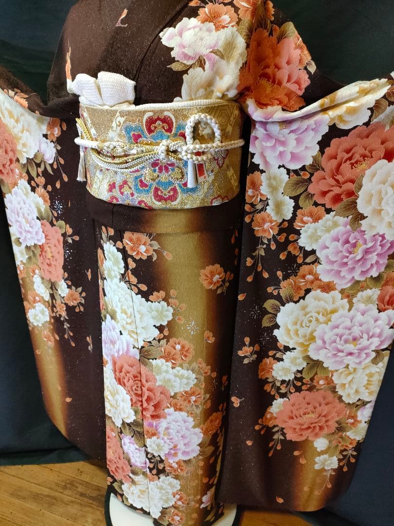 【ご購入者様お手続き中】本振袖　ラメ　薔薇　ブラウン系　美品
