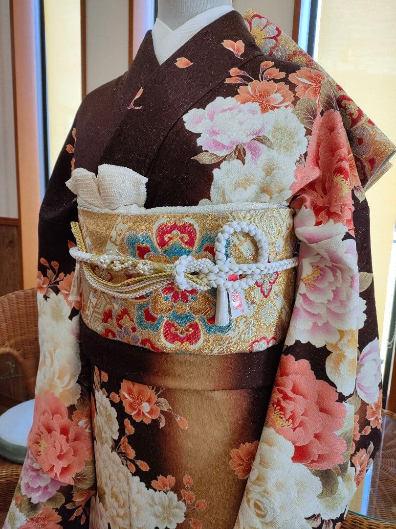 【ご購入者様お手続き中】本振袖　ラメ　薔薇　ブラウン系　美品