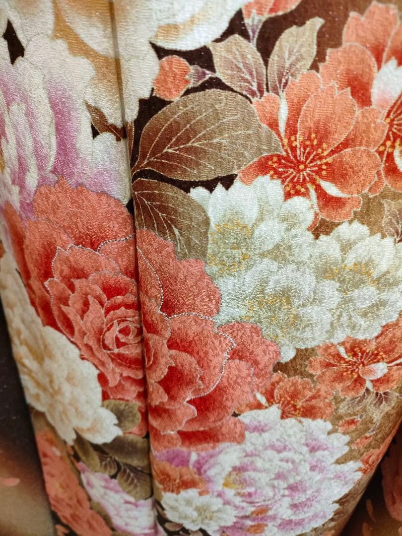 【ご購入者様お手続き中】本振袖　ラメ　薔薇　ブラウン系　美品