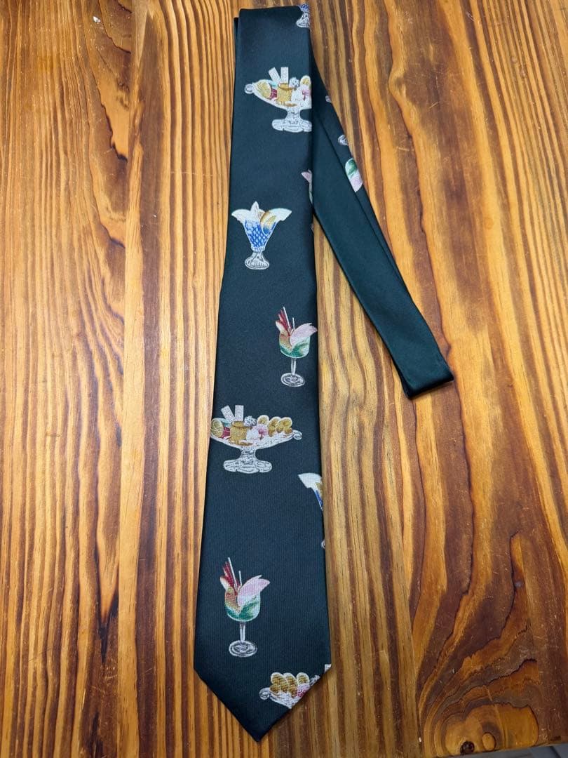 ジラフ　ネクタイ　喫茶ジラフコラボ　パフェ