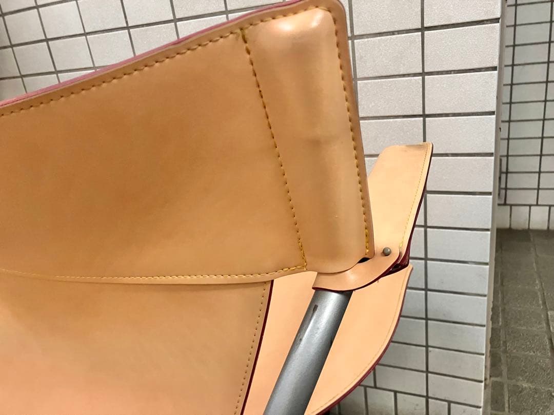 karimokuカリモク　 回転式 レザー ヌメ革 モダンデスクチェア