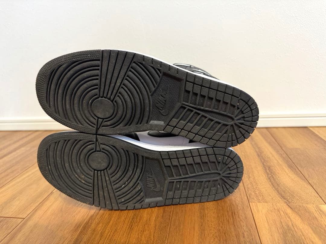 Nikeエア ジョーダン 1 MID 26.5 箱あり　白黒