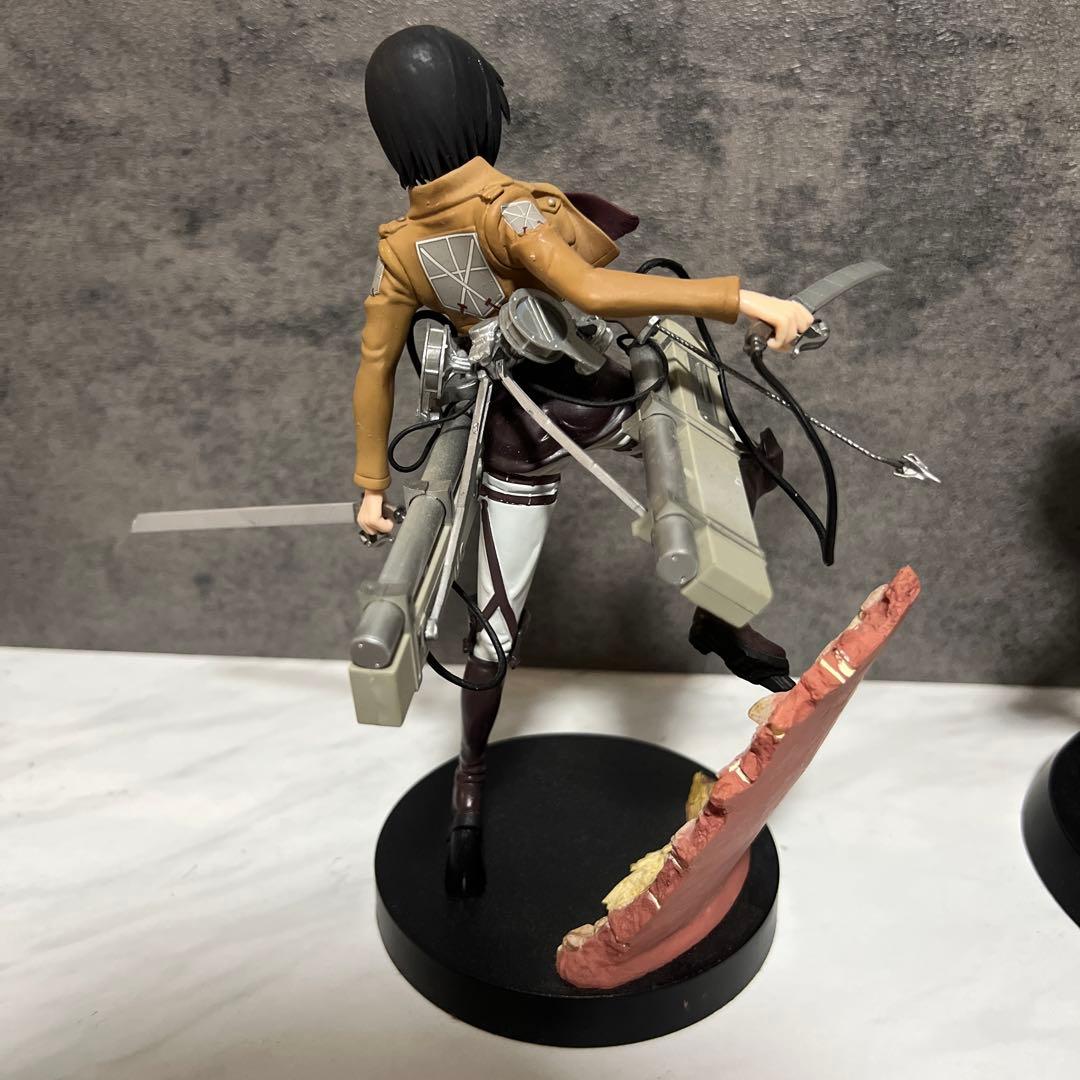 アオヤマ　テル　進撃の巨人 フィギュア　エレン　ミカサ　リヴァイ