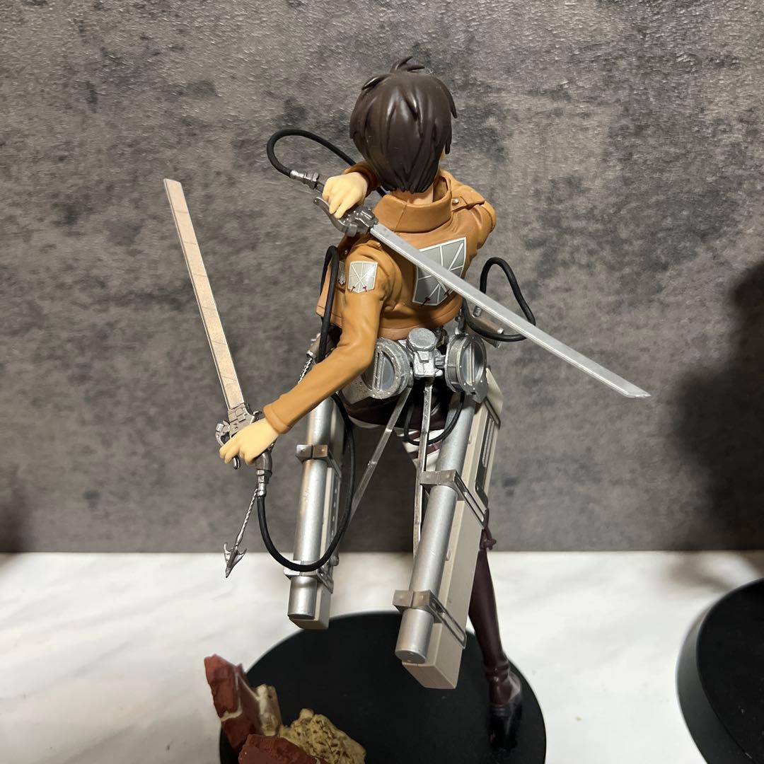 アオヤマ　テル　進撃の巨人 フィギュア　エレン　ミカサ　リヴァイ