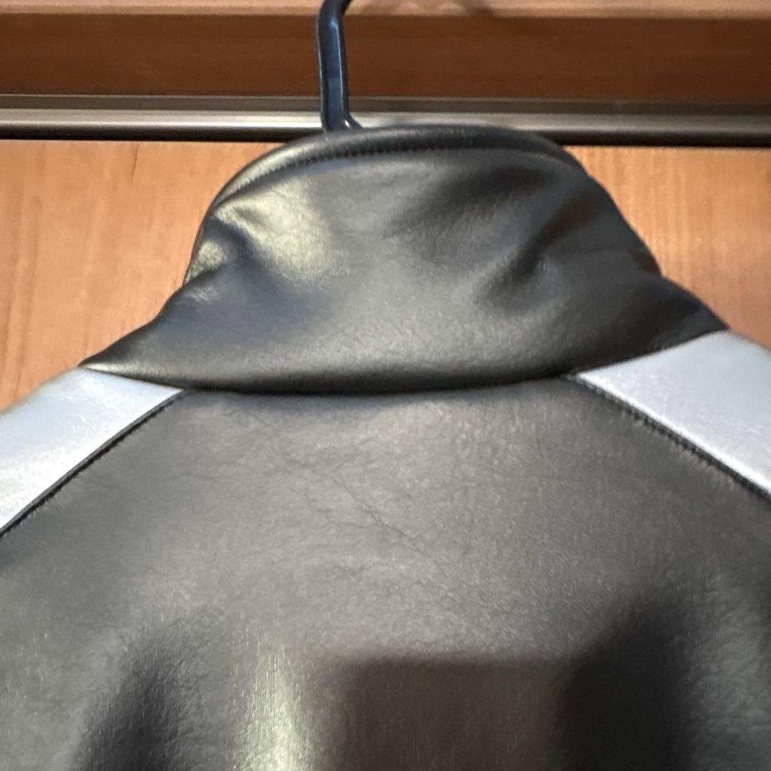 ミズノ 高校野球部 グランドコートジャンパー ブラック＆シルバー 光沢