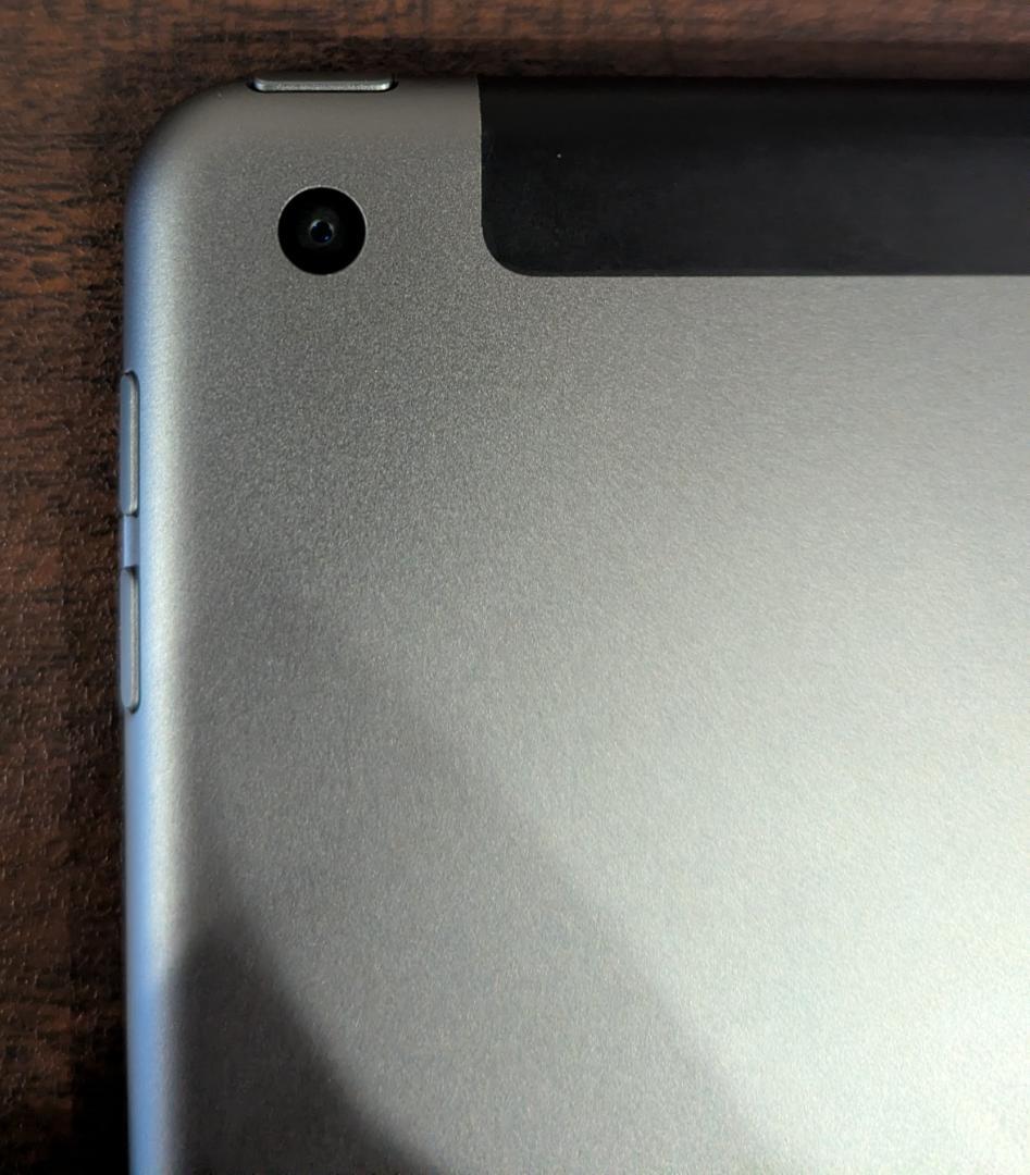 iPad 第7世代 32GB セルラー SIMフリー 実用性重視