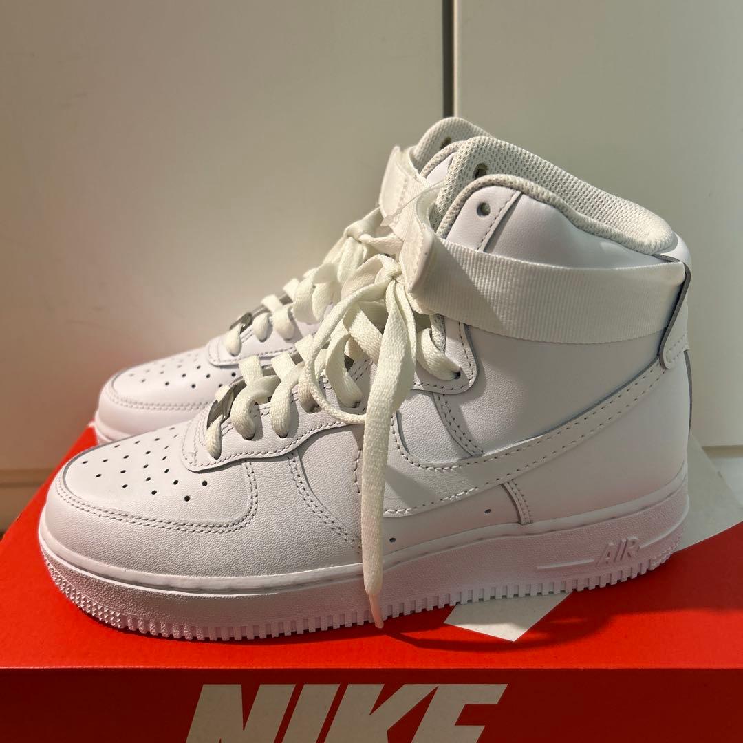 新品未使用　タグ無しNIKE Air Force 1 ホワイト ハイカット