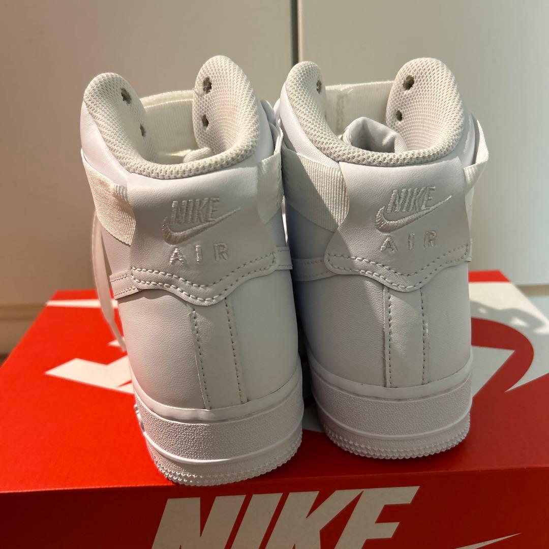 新品未使用　タグ無しNIKE Air Force 1 ホワイト ハイカット