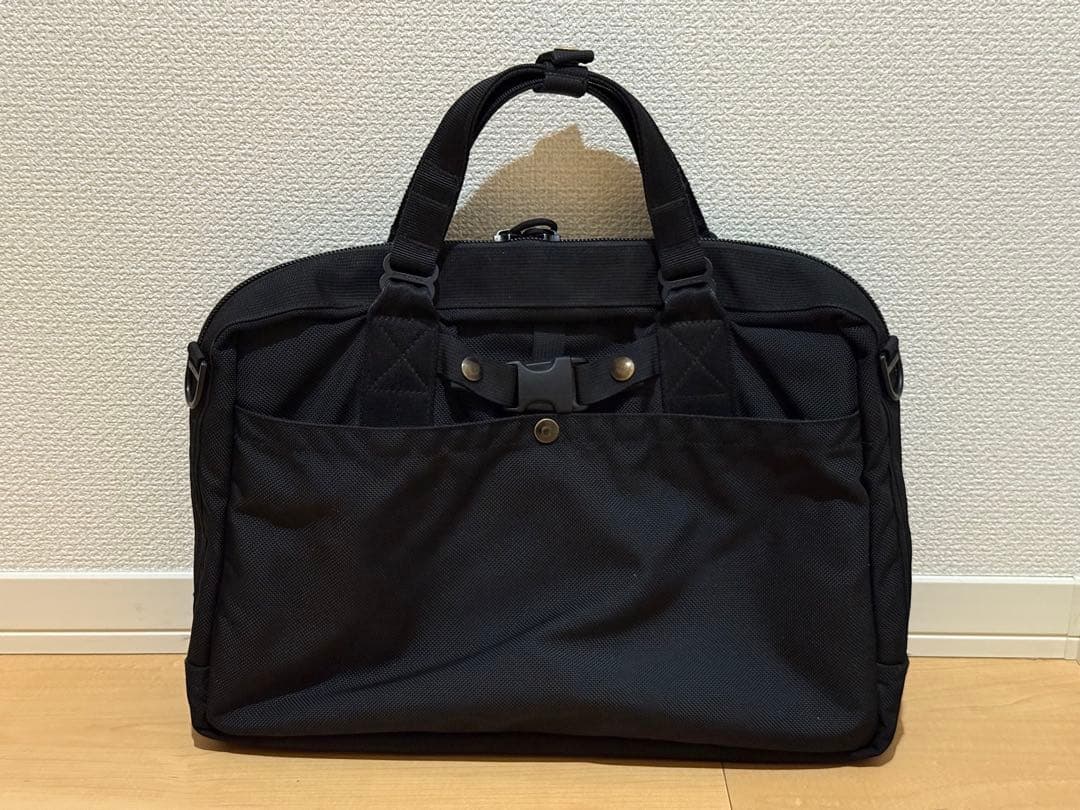 ブリーフィング B4ライナー