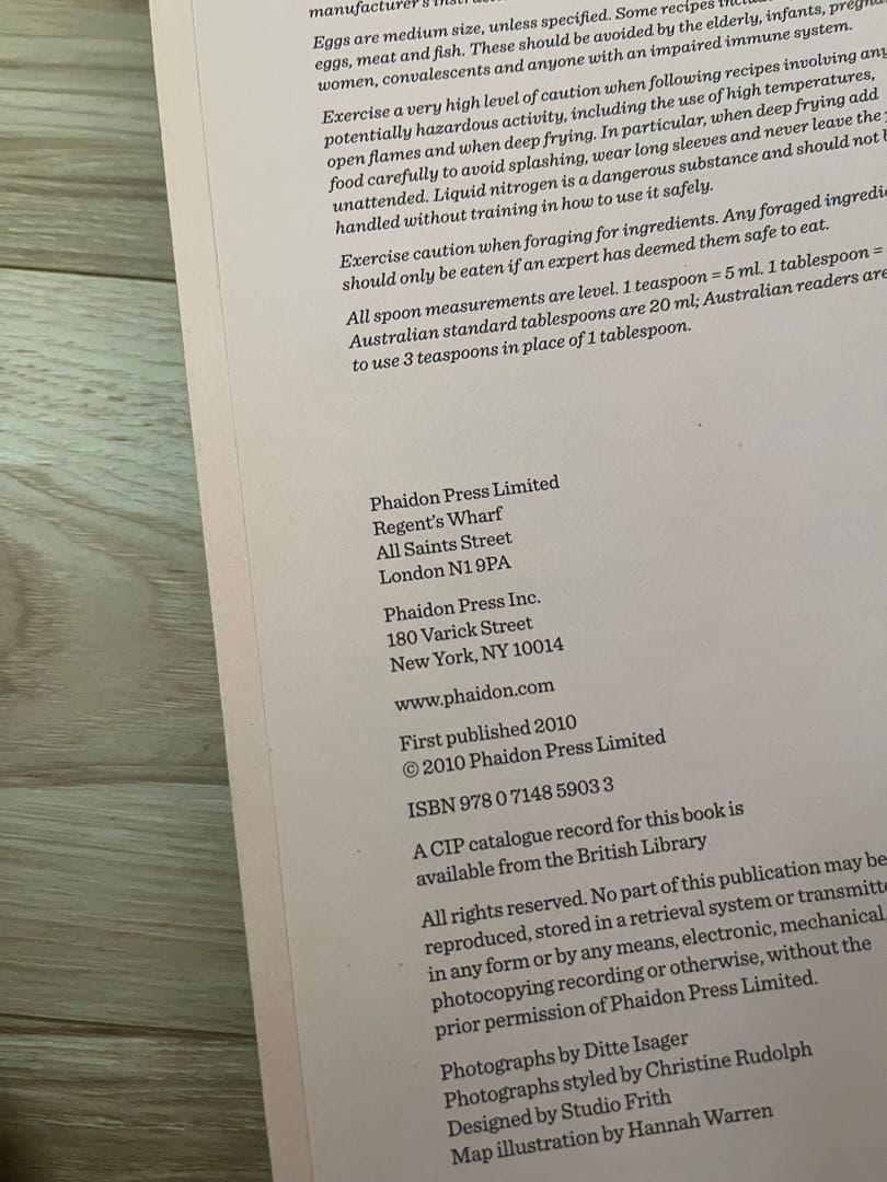 洋書 Noma : Time and Place in Nordic Cuisine