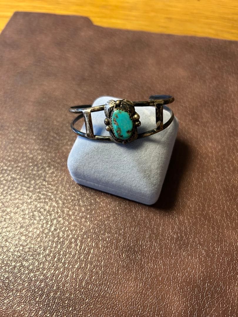 ヴィンテージ ネイティブアメリカン ナバホ ASHLEY刻印バングル