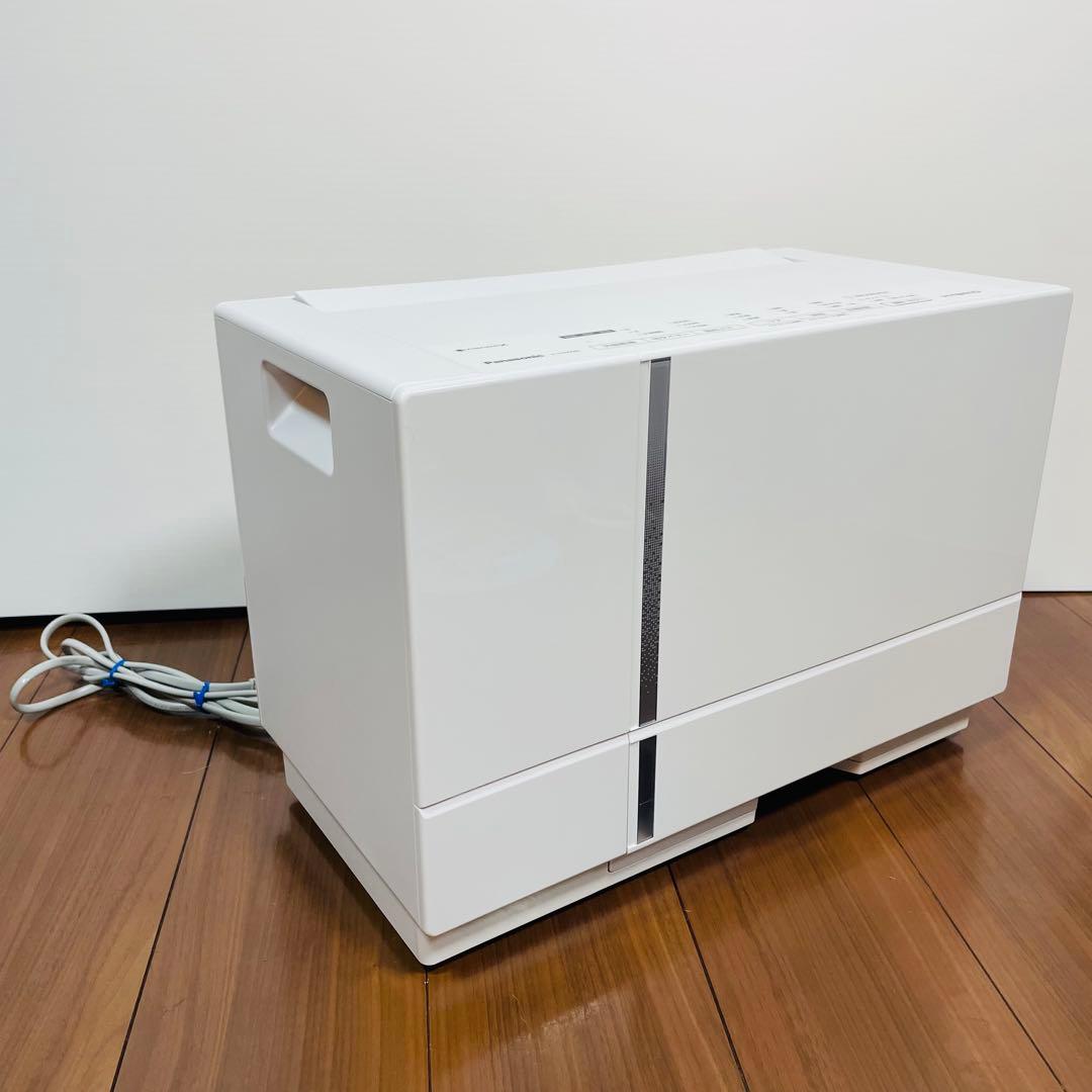 美品　Panasonic ナノイー搭載　衣類乾燥除湿機　F-YHVX90