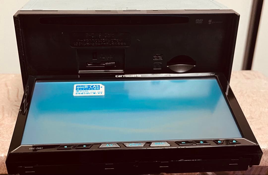 AVIC-ZH07 メモリーナビ★地図データ-2013年製 ★A-273