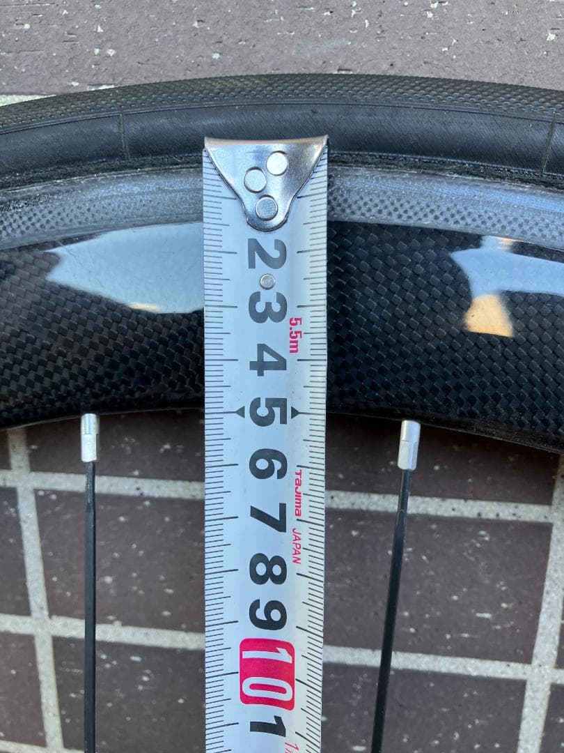 リア：中華カーボン　フロント：SHIMANO WH-7701　チューブラー