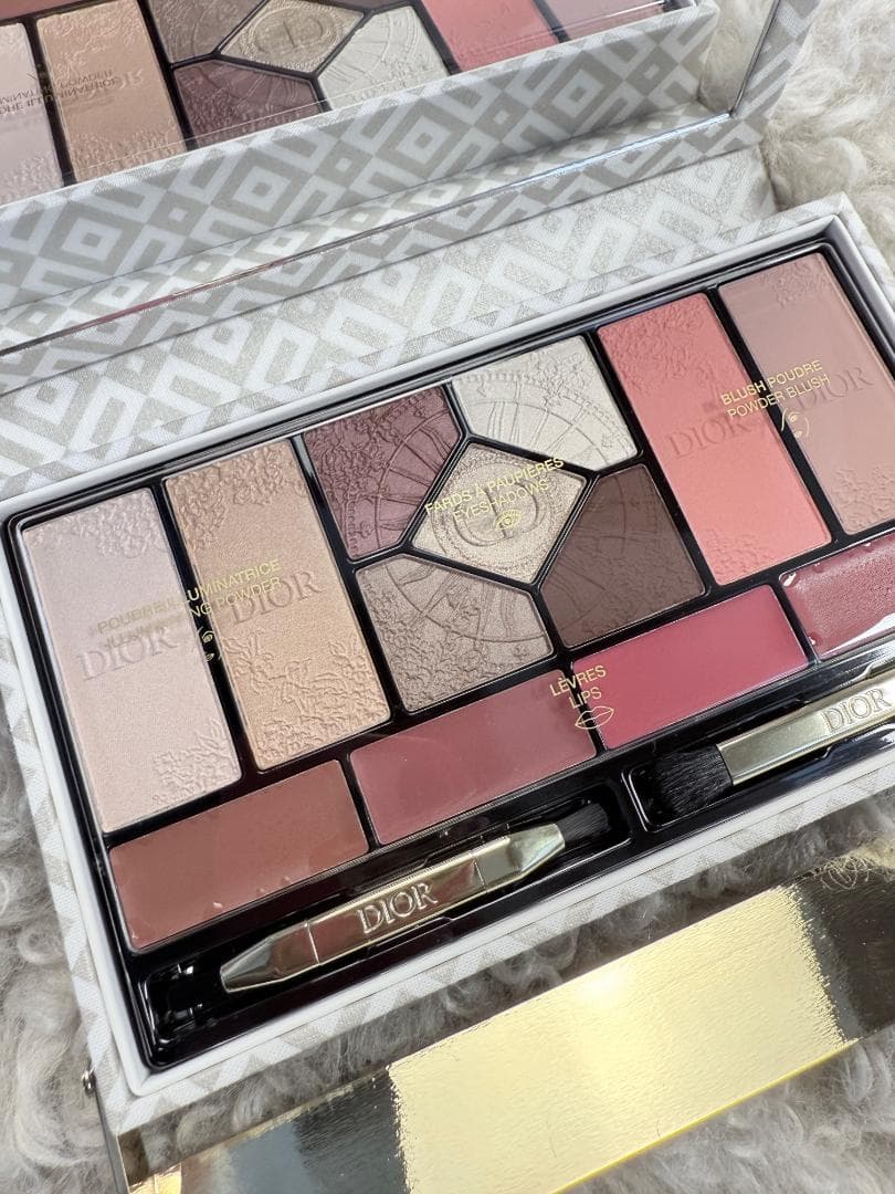 未使用　ディオール　Dior　エクランクチュールマルチユース　ホリデー限定