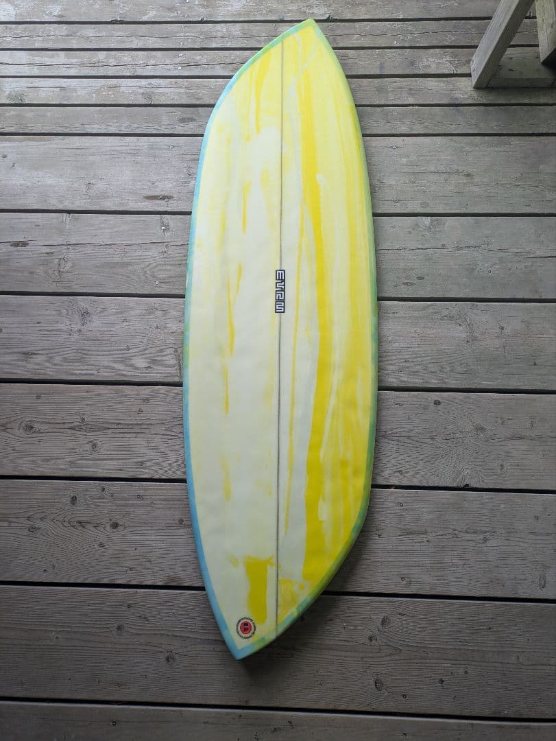 サーフボード　PU トライフィン　evrm fcs2　55　左右非対称　非対称