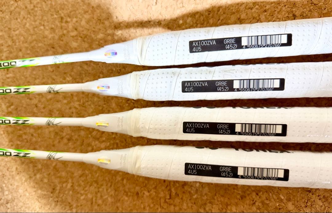 YONEX アストロクス 100zz va 4u5 AX100ZVA 4本 新品