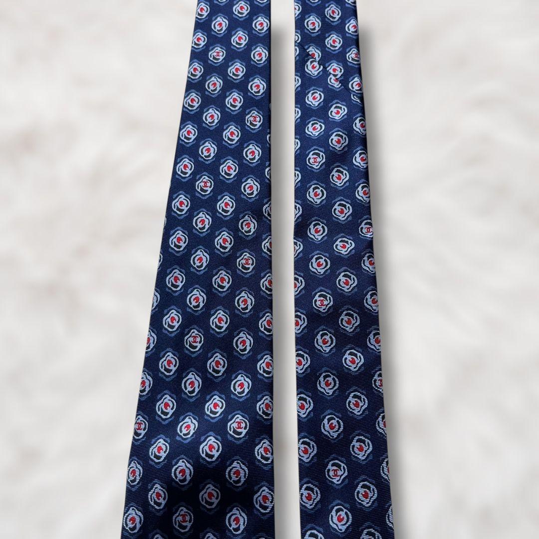 【新品✨】シャネル 総柄 ココマーク ネイビー 黒チェーン 現行に近い ネクタイ