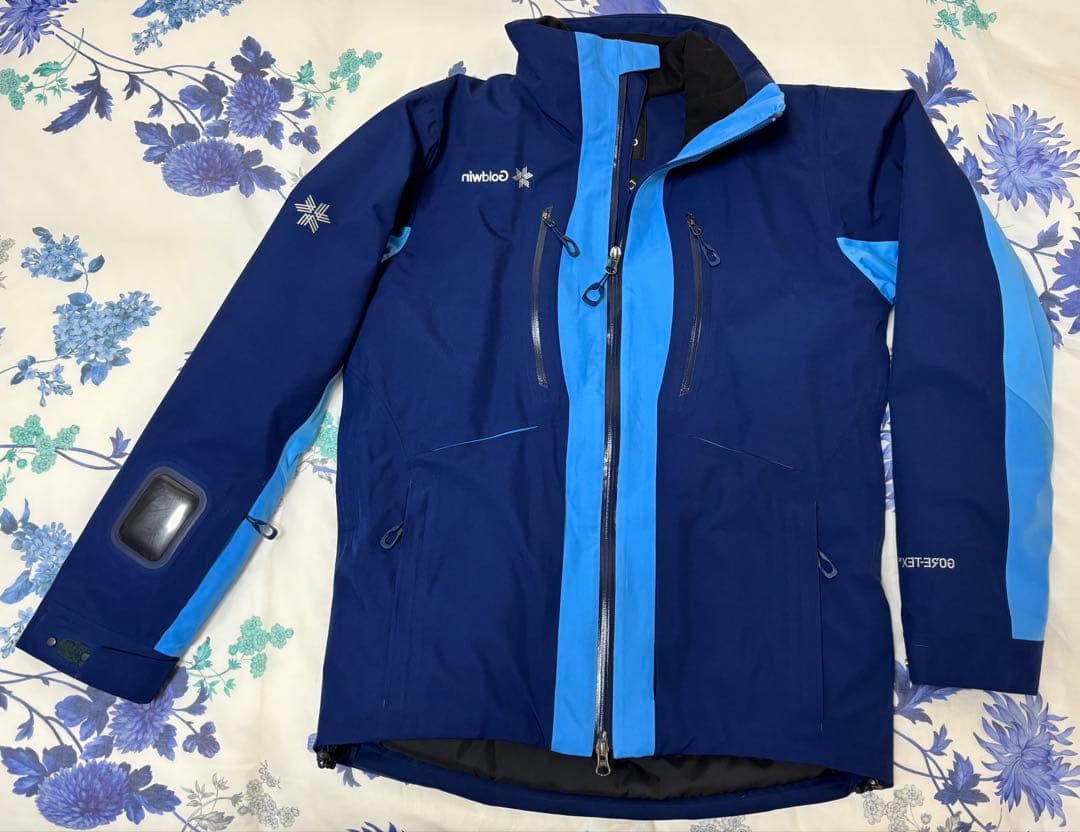 Goldwin スキーウェア