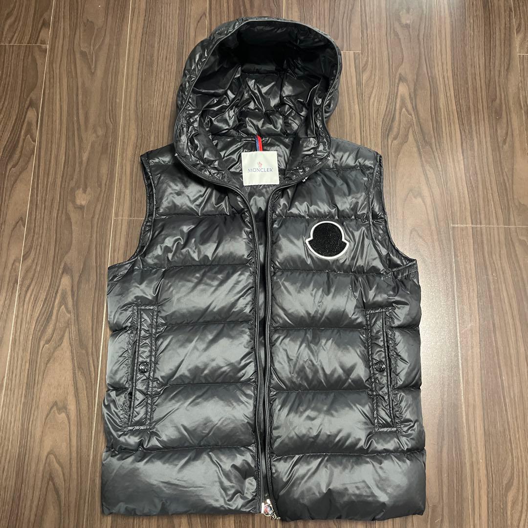 MONCLER VANOISEブラックダウンベスト