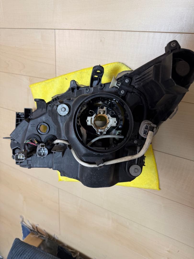 クラウン　右ヘッドライト　HID