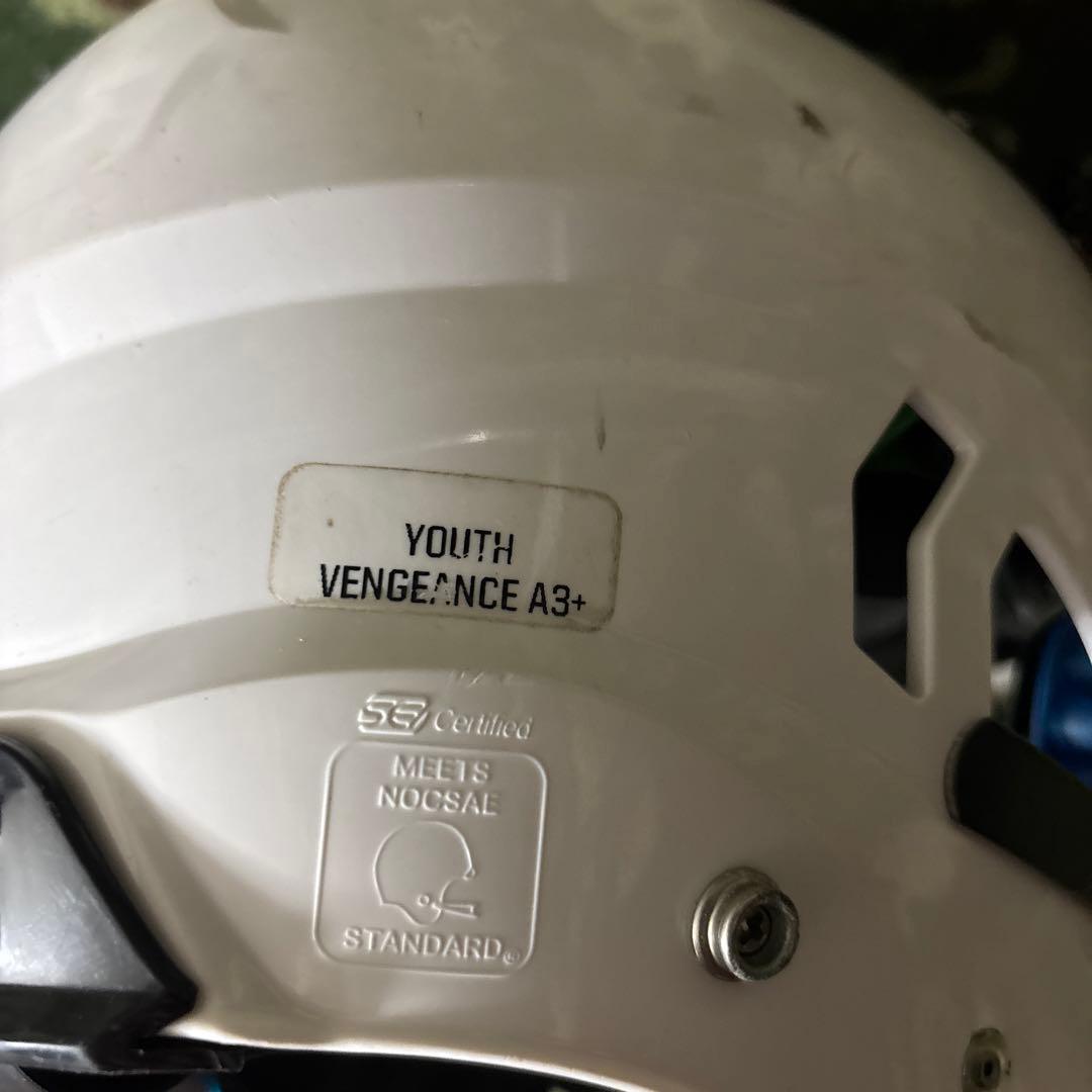 アメフトschutt YOUTH VENGEA NCE A3＋ サイズLARGE