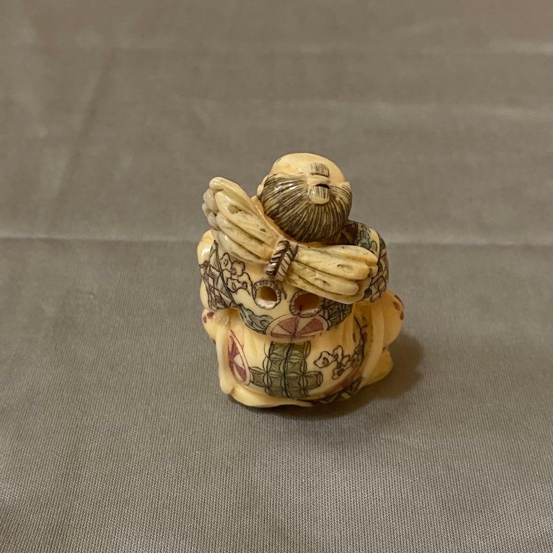 古美術 在銘 山口 カバ牙 根付 河馬 骨董 Netsuke 人物 彫刻③