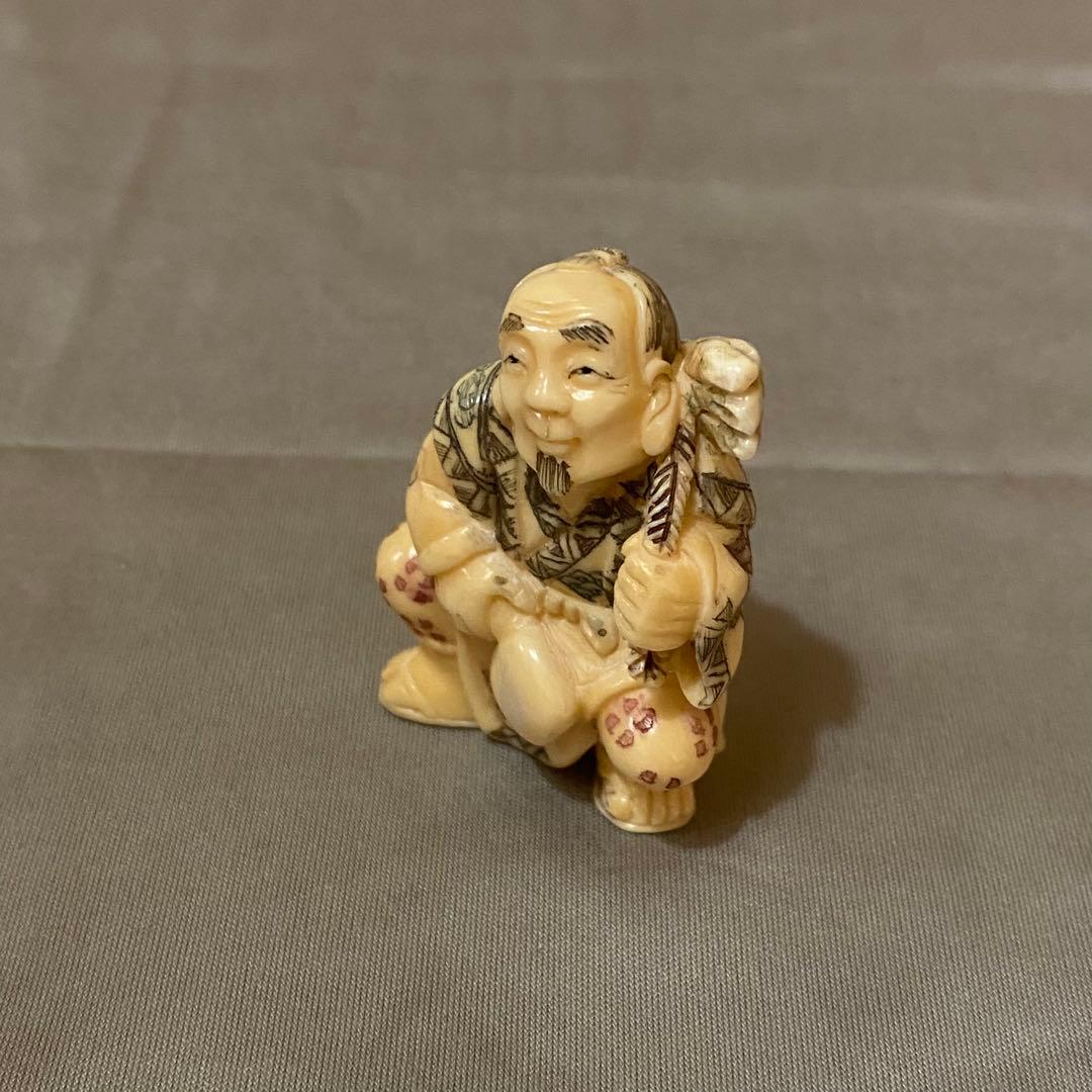 古美術 在銘 山口 カバ牙 根付 河馬 骨董 Netsuke 人物 彫刻③
