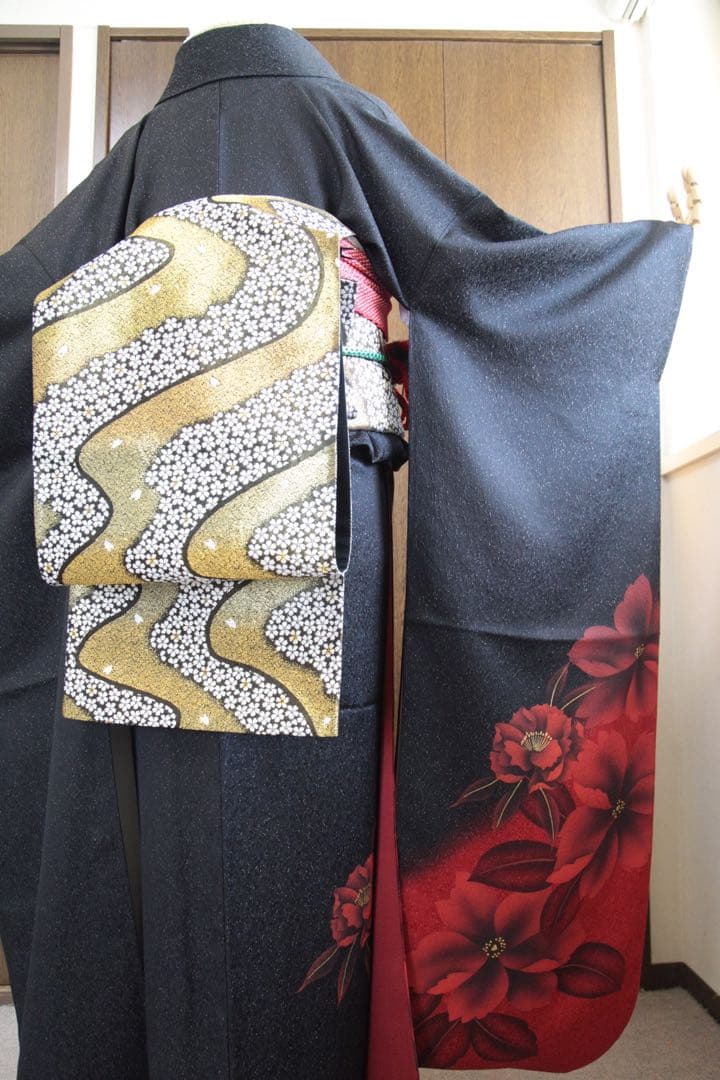 振袖フルセット 美品　黒と赤 モダン クール