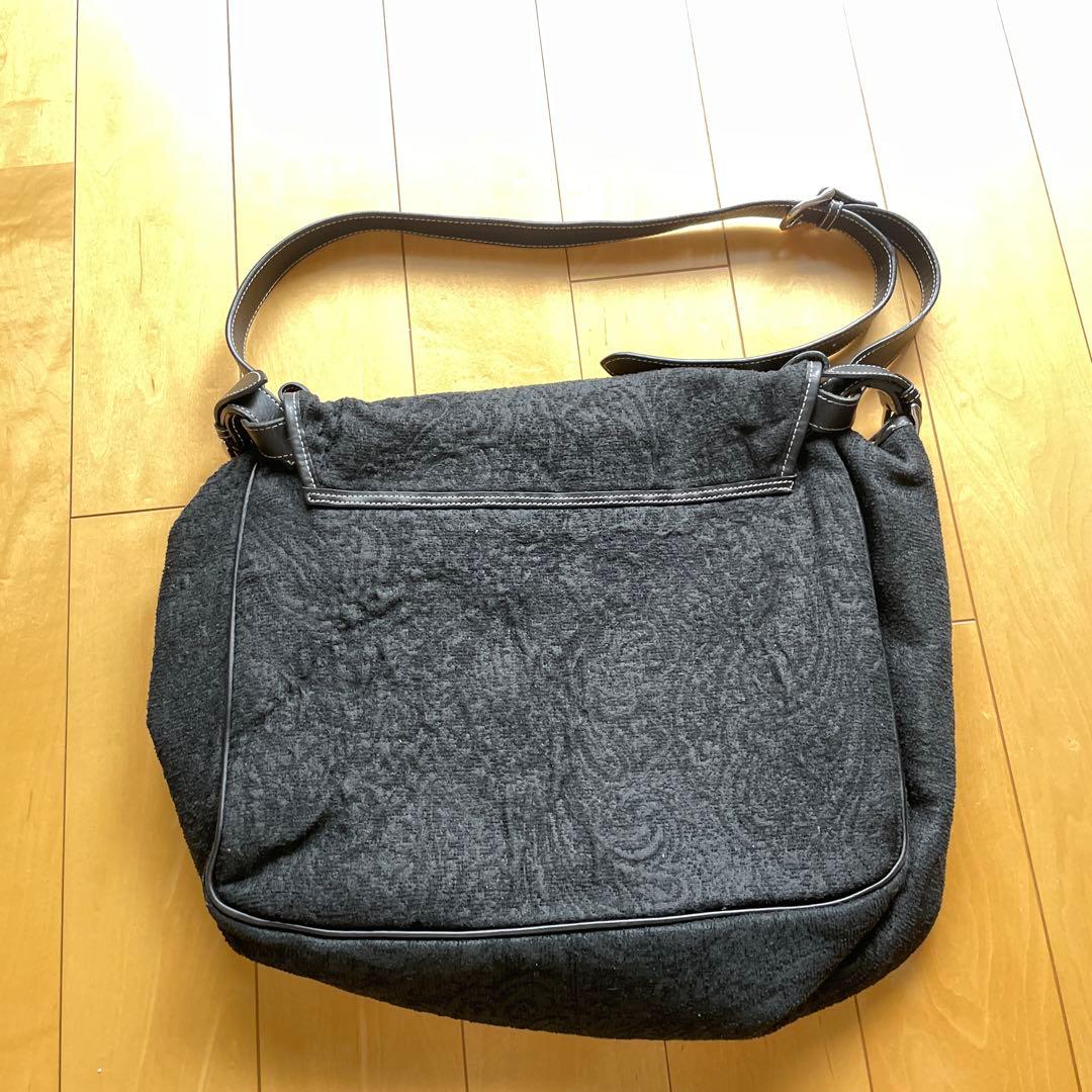 A VACATION アバケーション　ブラック　ショルダーバッグ