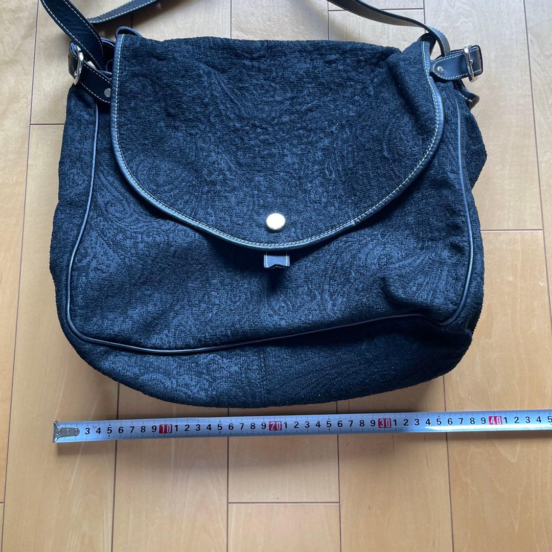 A VACATION アバケーション　ブラック　ショルダーバッグ