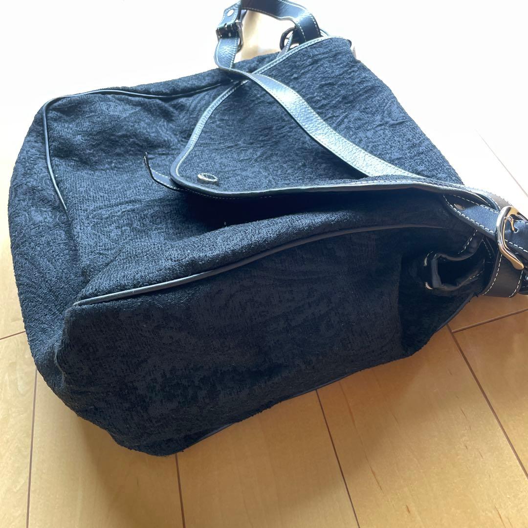 A VACATION アバケーション　ブラック　ショルダーバッグ