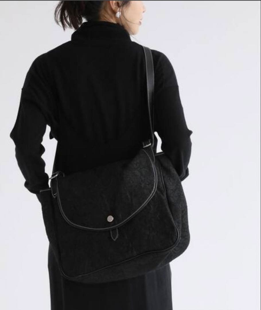 A VACATION アバケーション　ブラック　ショルダーバッグ